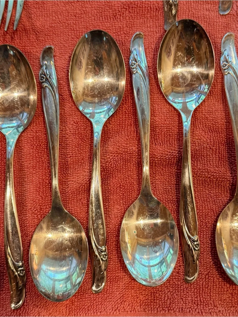 47 piece Vintage WM Rogers & Son IS Exquisite (Silverplate, 1940) Flatware set